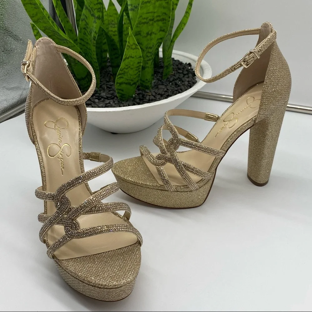 Jessica Simpson Ivee Ankle Strap Platform Sandal In Gold size 8.5M